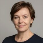 Портрет русского бизнесмена, уверенный взгляд, профессиональная фотосессия для Эленстор Авто BMW X5.